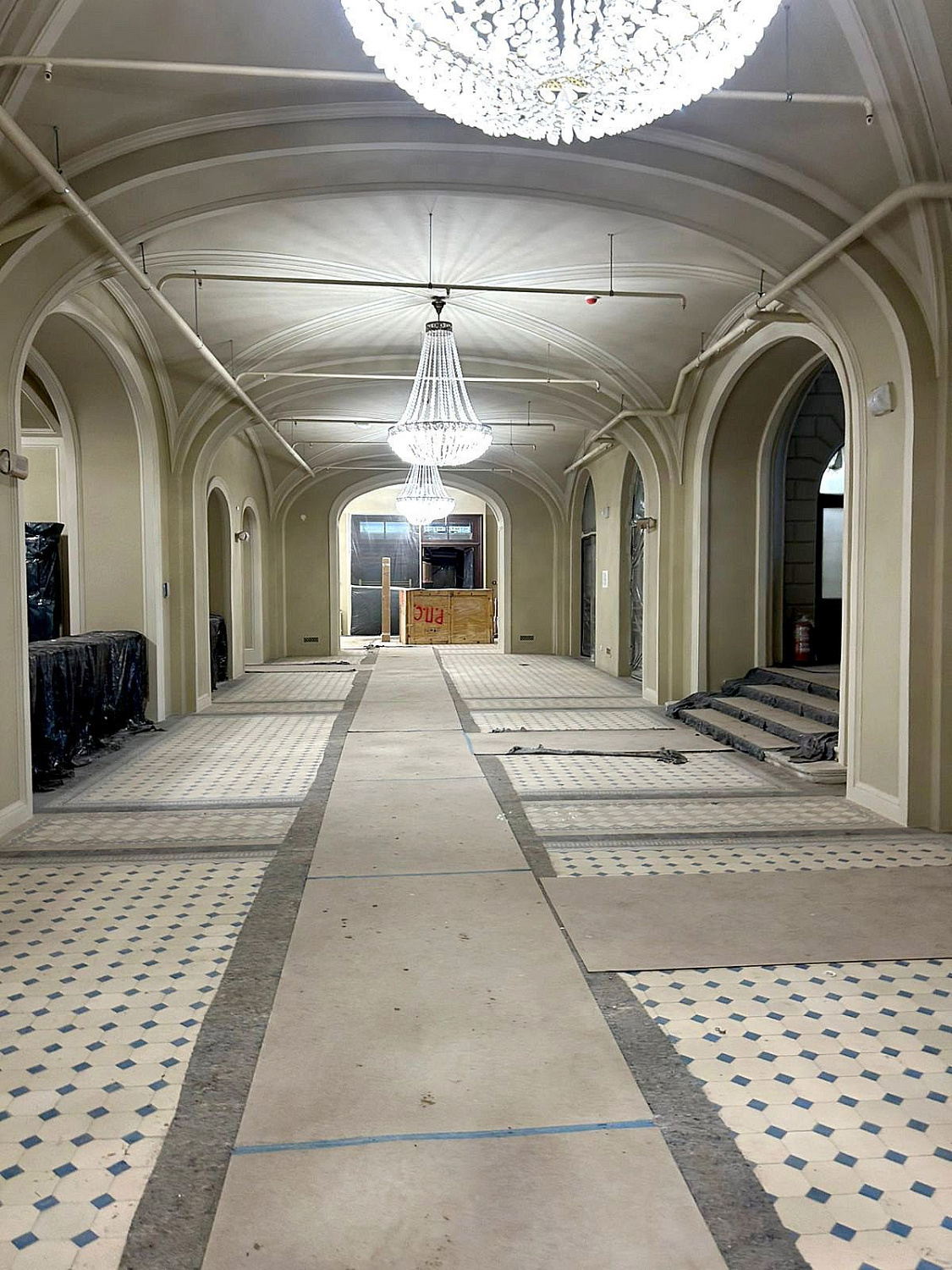 Лифты для люстр в консерваторию - г.Санкт-Петербург